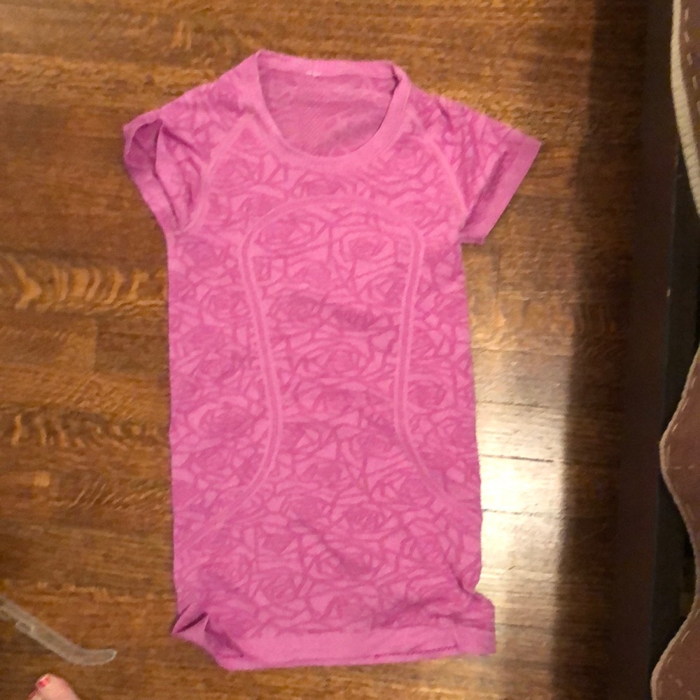 Lulu lemon short sleeve shirt